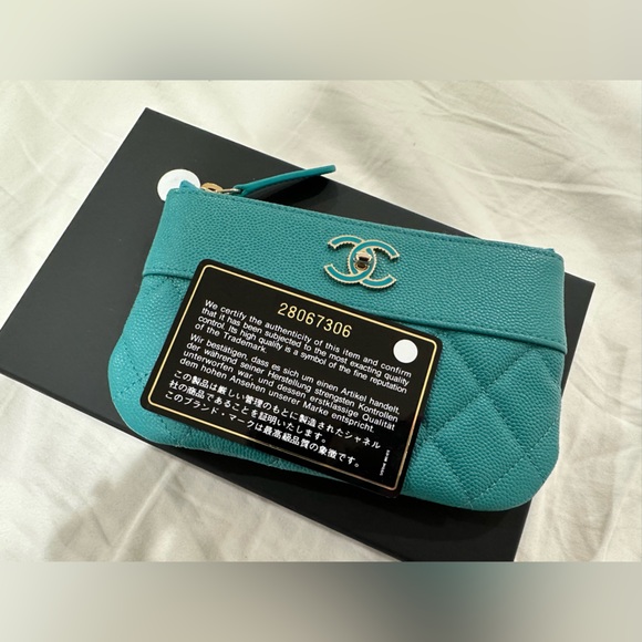 Chanel 28 Small Turquoise Blue Green Quilted Caviar Mademoiselle Cosmetic Case - Picture 6 of 8